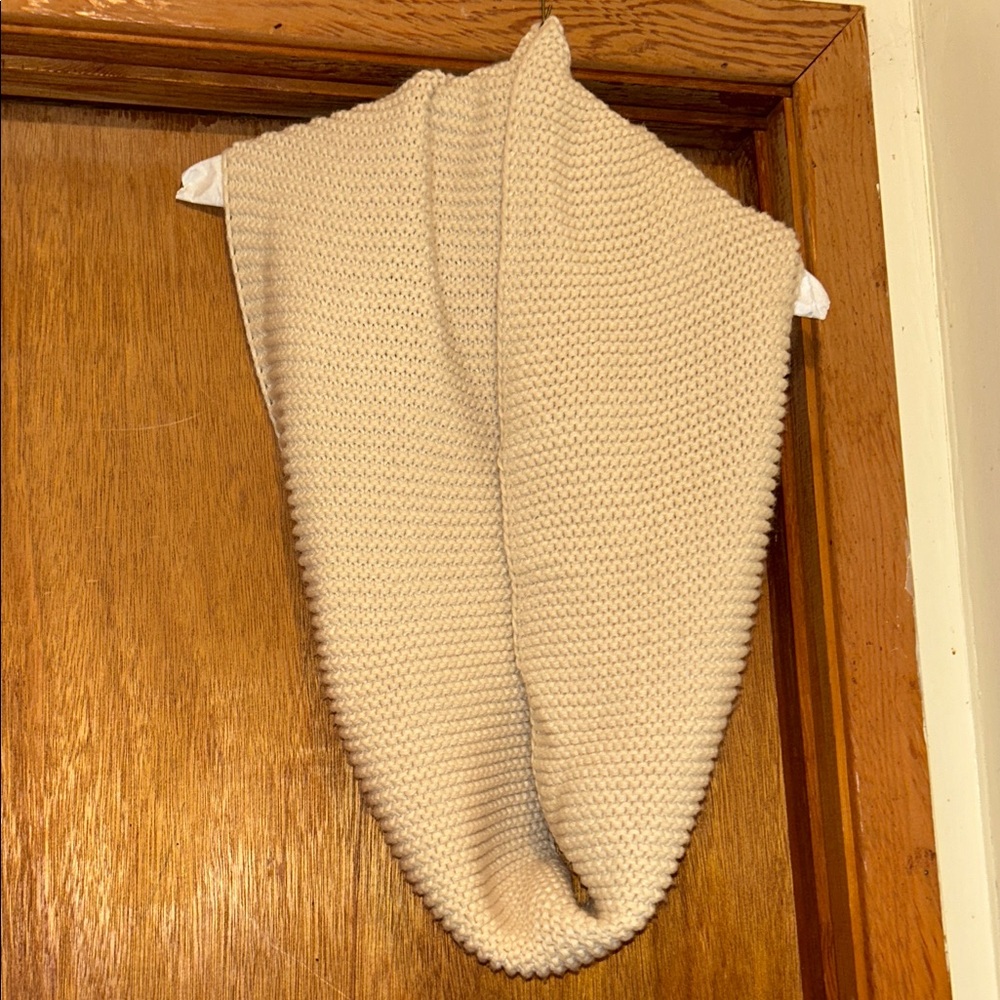 Lot of 2 infinity Knit Scarves
